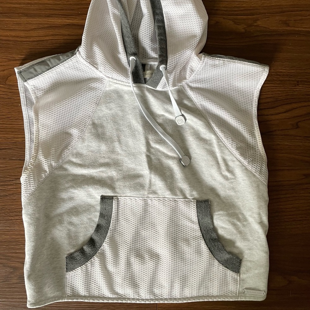 Blanc Noir Cropped Sweatshirt